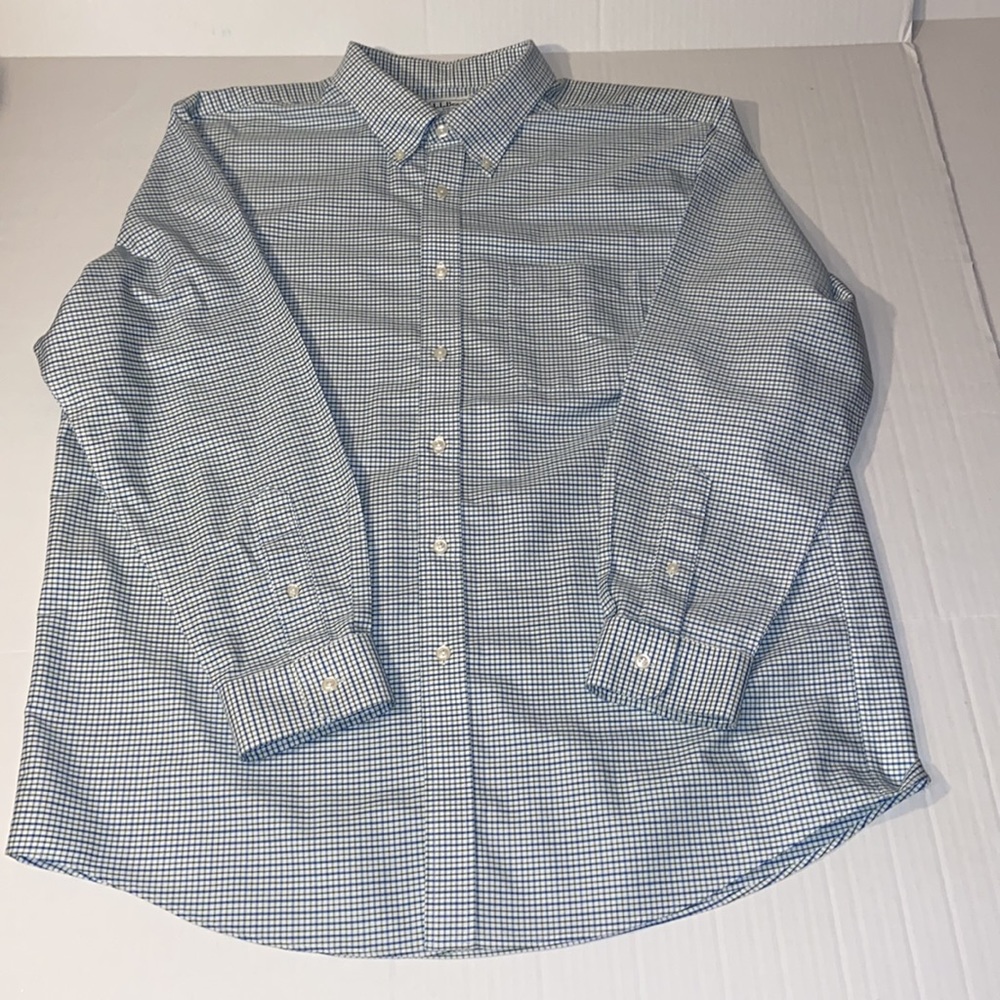 L.L. Bean Slightly Fitted Size 17 1/2 - 34 Men’s Plaid Button Down Shirt